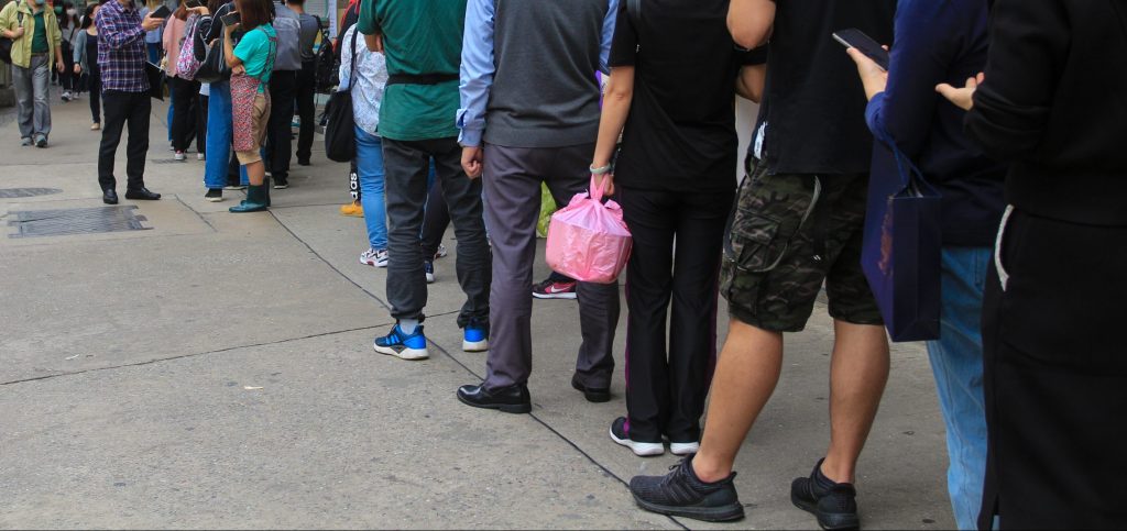 people lining up